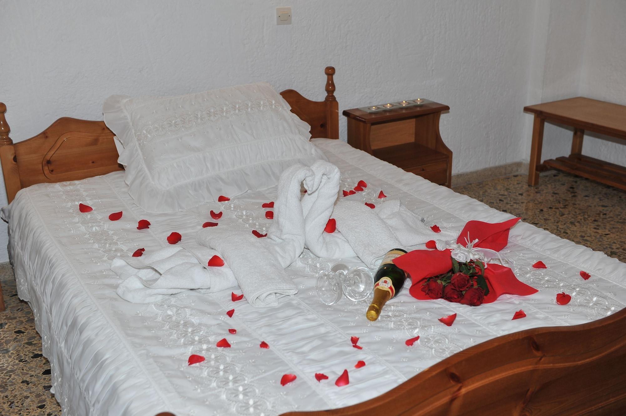 Santa Irini Hotel Perissa  Eksteriør billede