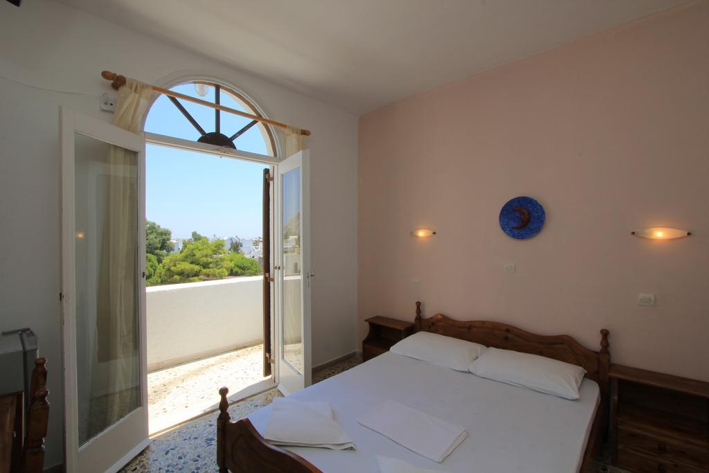 Santa Irini Hotel Perissa  Eksteriør billede